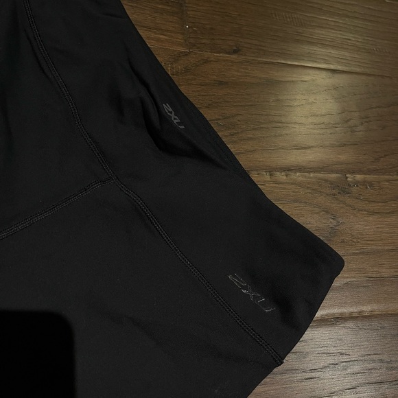 Columbia hiking pant AND 2Xu cropped leggings - Picture 6 of 8